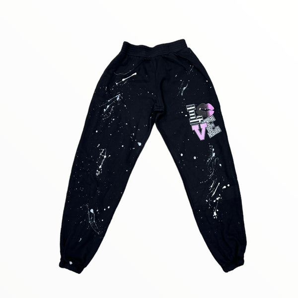 FIREHOUSE SWEATPANT - BLACK/LOVE LIPS SPLATTER