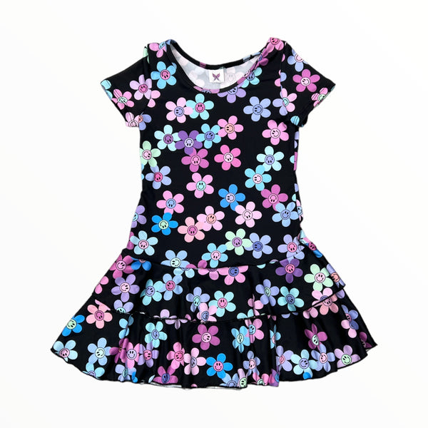SOCIAL BUTTERFLY RUFFLE S/S DRESS - SMILEY DAISIES - BLACK