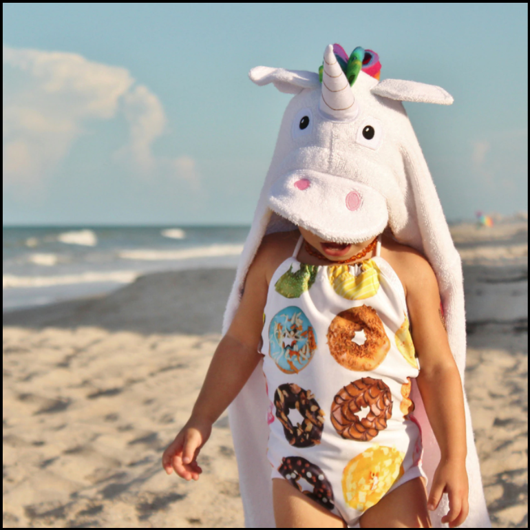 Unicorn-Hooded-towel-beach