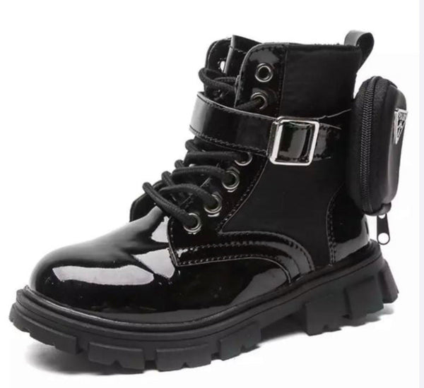 M2B BLACK PLEATHER BOOTS WITH SIDE POCKET